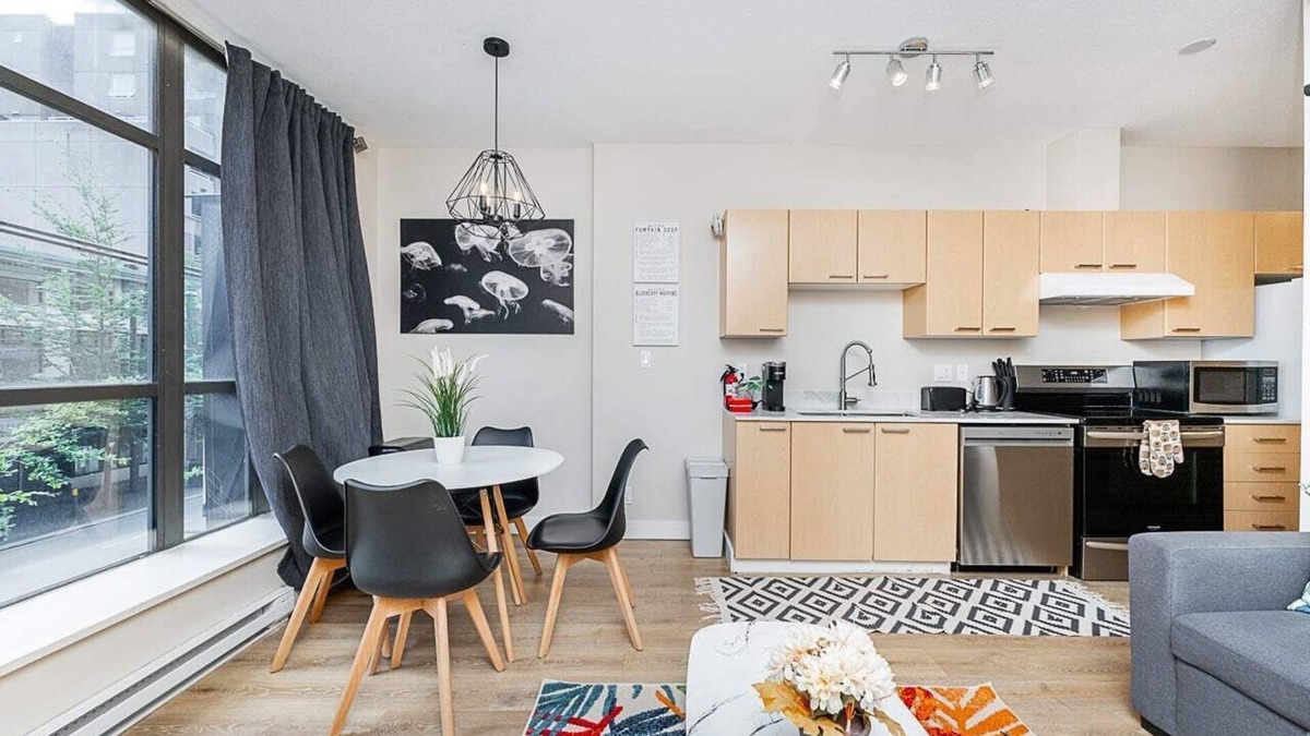 Downtown Vancouver Apartment | Gorgeous Unit in the Heart of Downtown