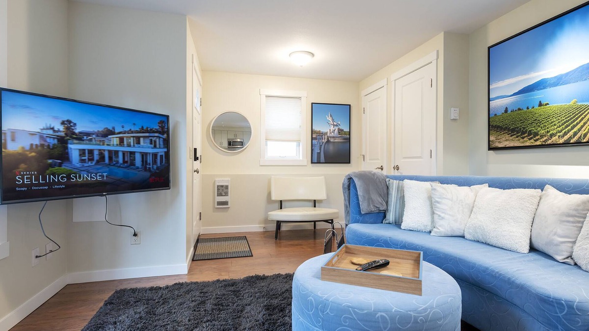 North Glenmore House | Gorgeous, upscale one-bedroom suite in a quiet neighbourhood - dog friendly