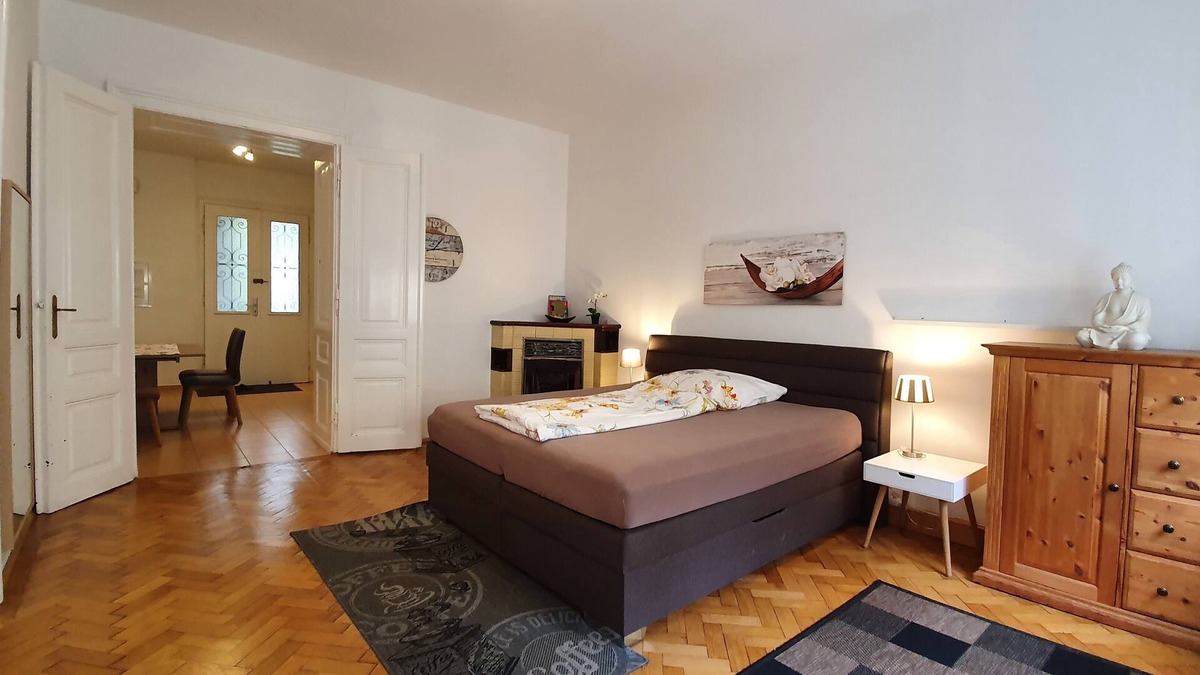 Schottenfeld Apartment | Gorgeous Viennese Apartment/10 min to City Center