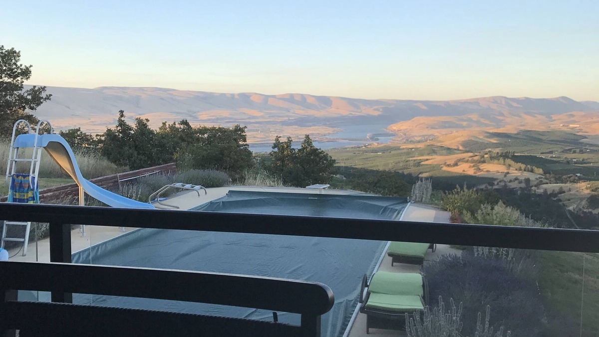 The Dalles House | Gorgeous views of the Columbia River/Gorge, pool experience and hot-tubbing!
