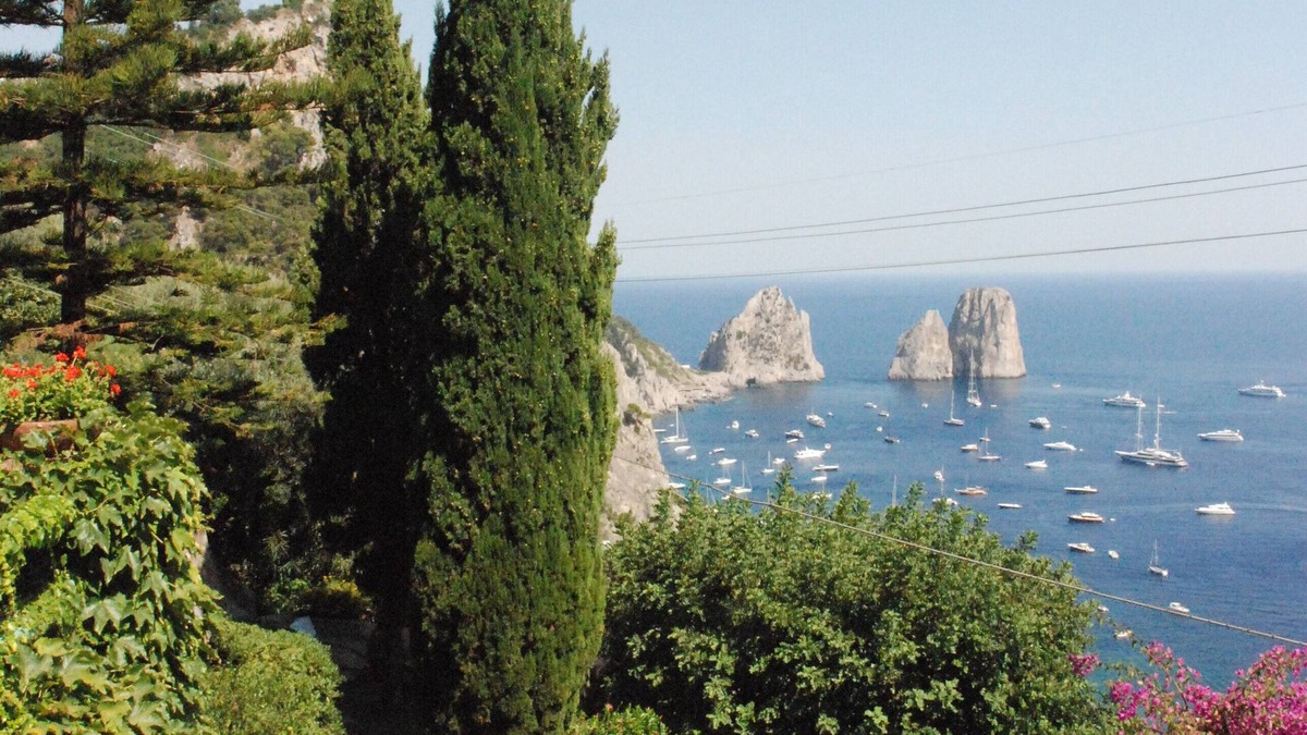 Marina Piccola Villa | Gorgeous villa on the Faraglioni 3 rooms 6 places + extra suite 2 places
