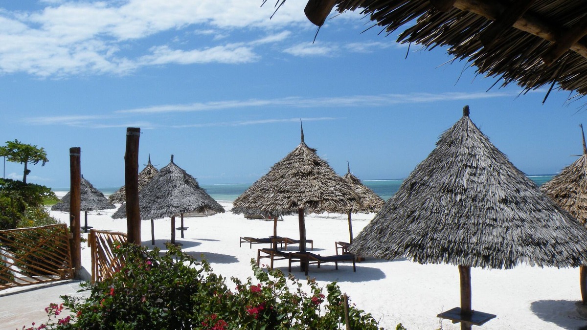 Pwani Mchangani House | Gorgeous Villa with Private Beach, Seafront