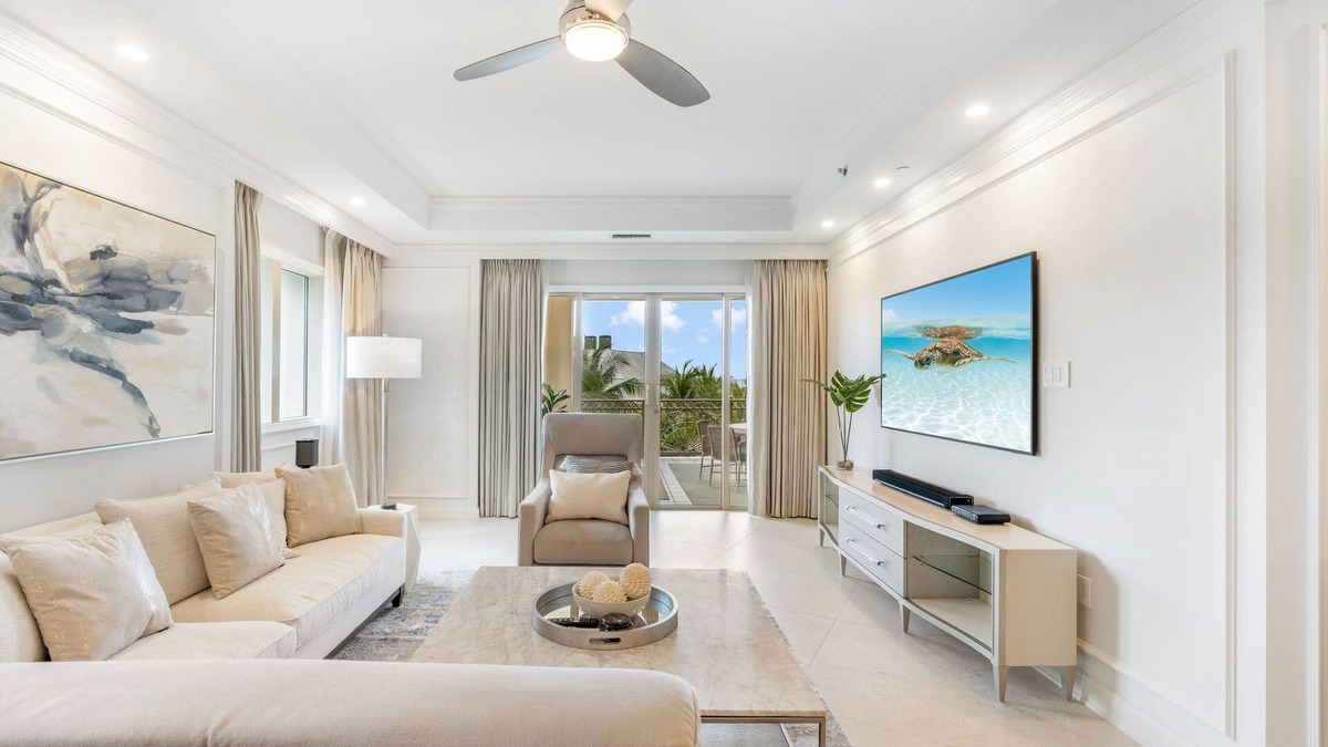 Seven Mile Beach Condo | Gorgeous Waterfront Private Residence at The Ritz-Carlton Resort