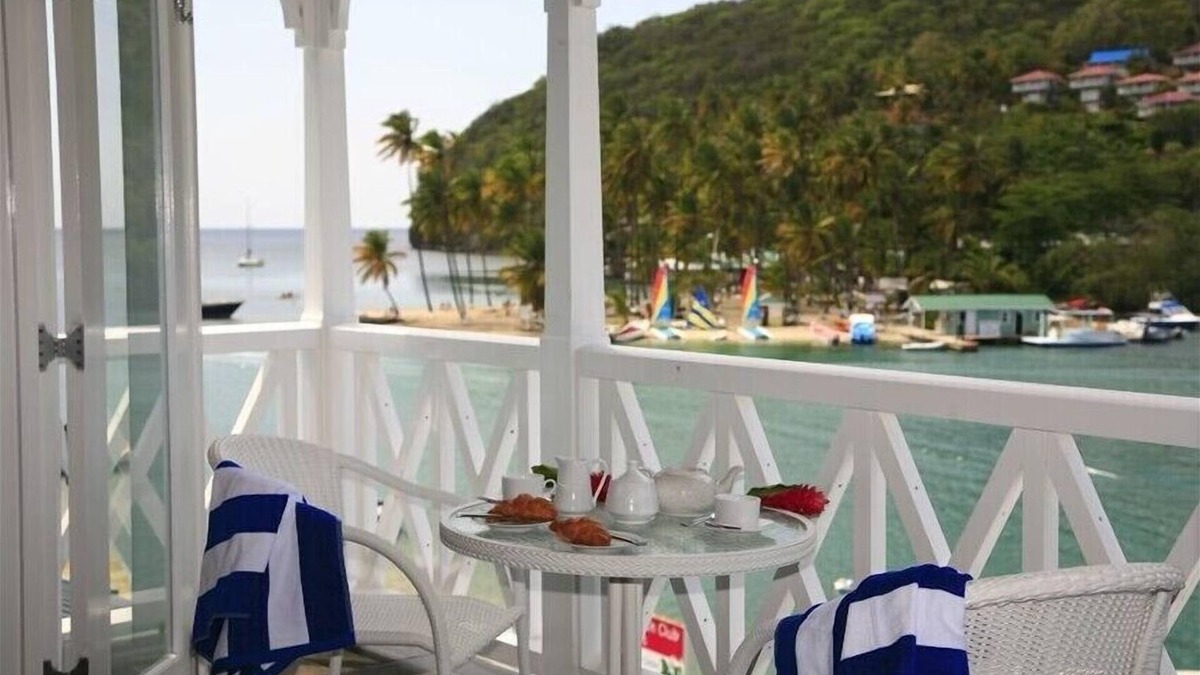 Marigot Bay Condo | Gorgeous Waterfront Apartment with free access to Zoetry Hotel, Marigot Bay