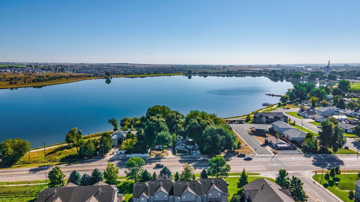 Windsor House | Gorgeous Windsor Lake Townhome - 2 Bed, 1 1/2 Bath