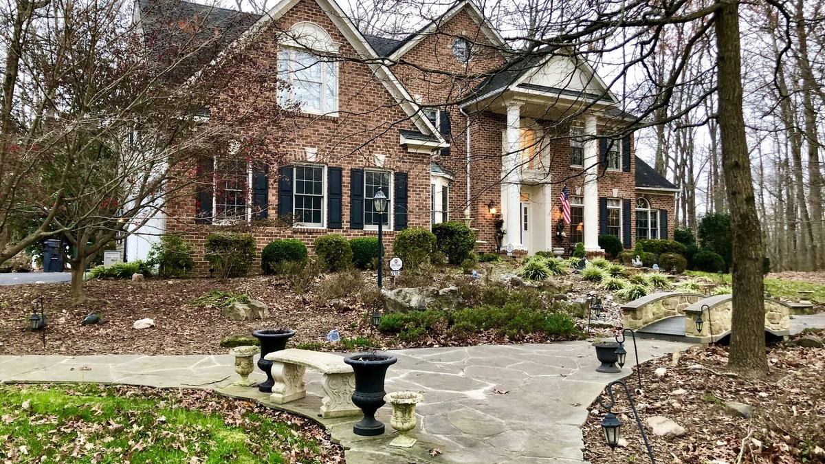 Leesburg House | Gorgeous, Wooded 3 Acre Estate -5 Bed/4 Bath-Leesburg/Brambleton/Aldie area