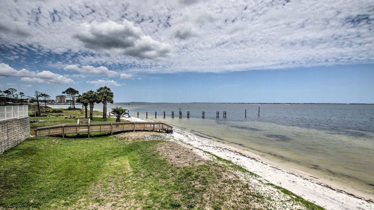 Ono Island Condo | Gorgeous1st Floor 3/2 condo with private beach. 7th night free for weekly rental