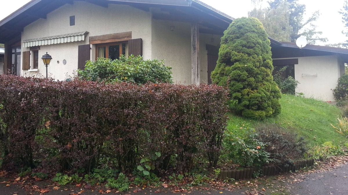 Chatillon-en-Michaille Villa | Gorges. Single storey ranch type.