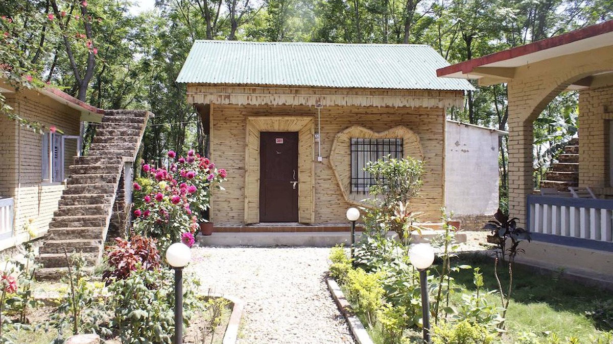 Sauraha Hotel | Gorkha Hamlet Resort
