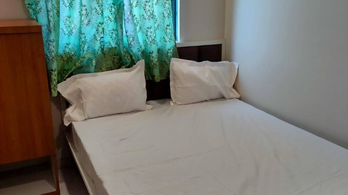 GIDC Hotel | Goroomgo Janata Inn Gujarat