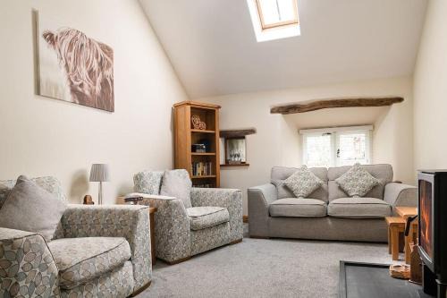 Eglwysbach House | GORSE BARN - A cosy barn conversion in North Wales with a log burner