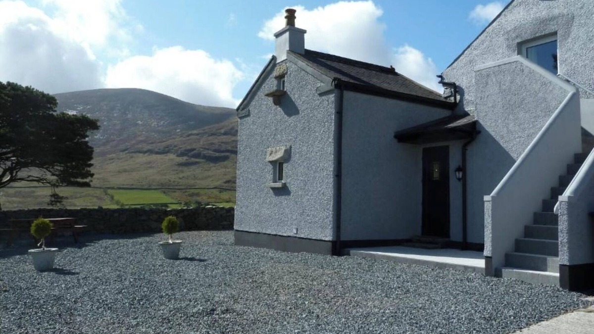 Newcastle Cottage | Gorse Hill Farm Luxury 4 Star Self Catering Cottage, Newcastle, Mourne Mountains