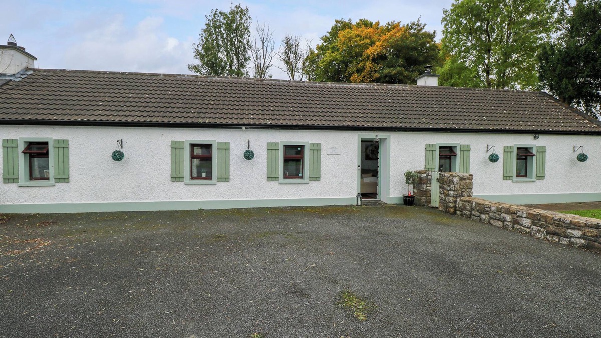 Jamestown Cottage | GORT FARM COTTAGE, family friendly, with open fire in Drumsna