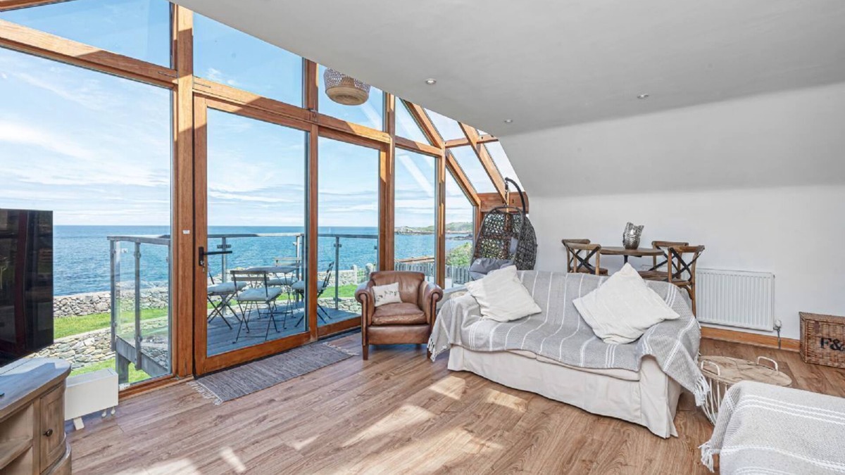 Cemaes Bay Cottage | Gorwel Manaw - a cottage that sleeps 6 guests in 4 bedrooms