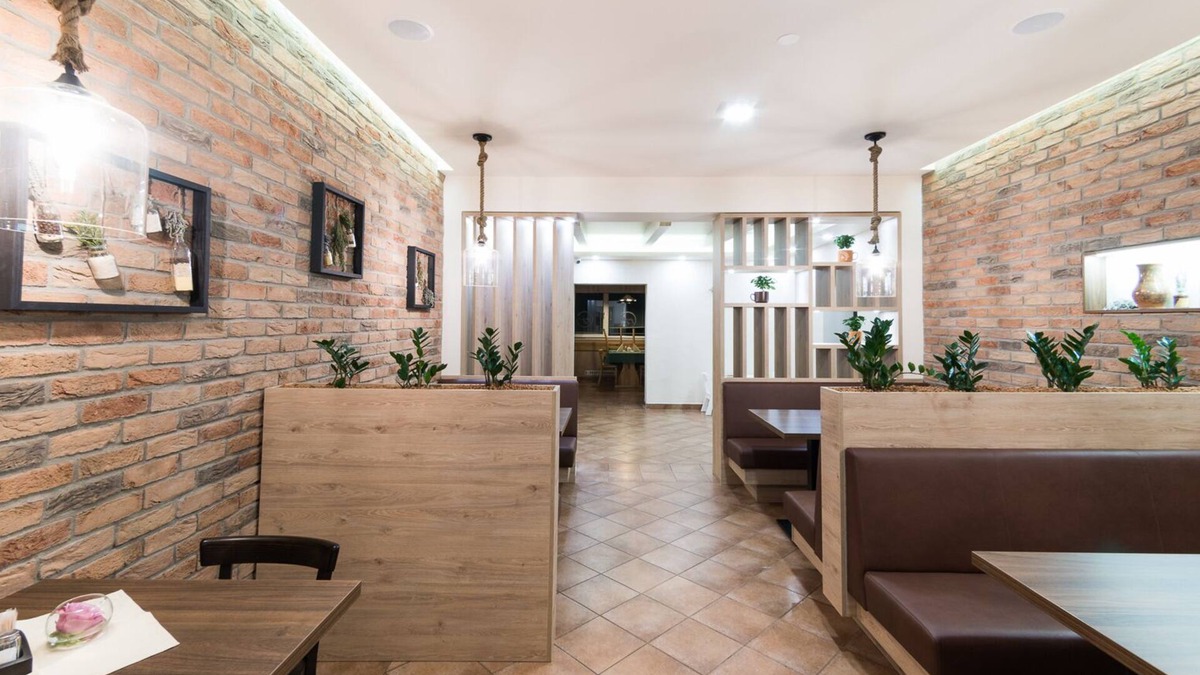 Slovenska Bistrica House | Gostilna s prenočišči pri Janezu
