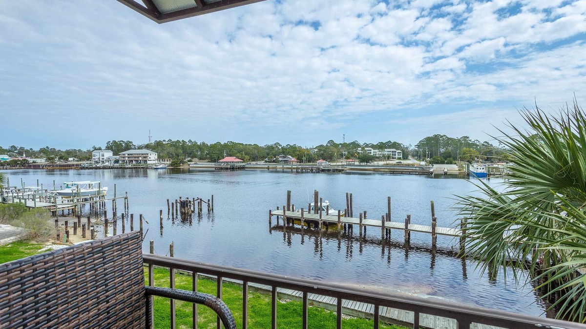 Carrabelle Condo | Gotta Catch A Phish! 1BR/2BA Condo at Pirate's Landing! Special!