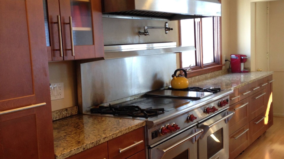 Lowry Hill Apartment | Gourmet Cuisine in Kenwood Neighborhood