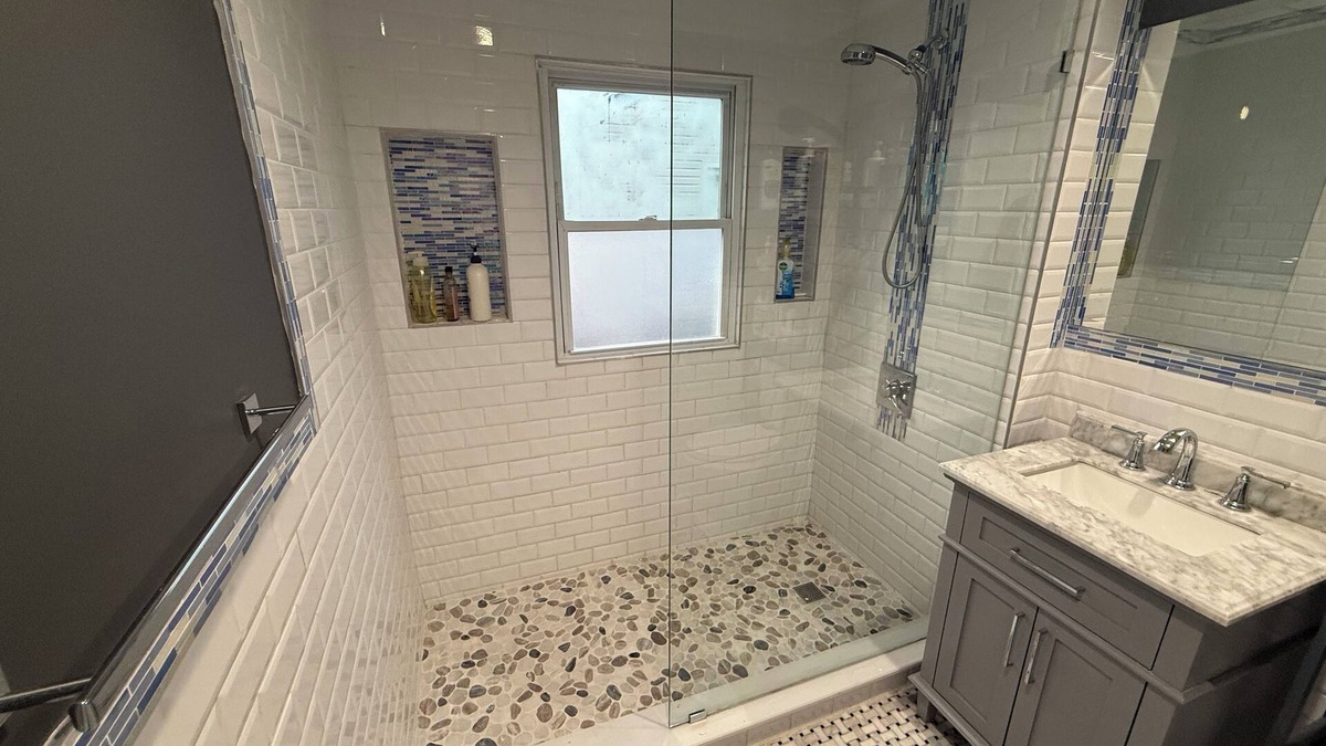 South Valley Stream House | Gourmet Kitchen CookUp Memories/Entire home in Valley Stream