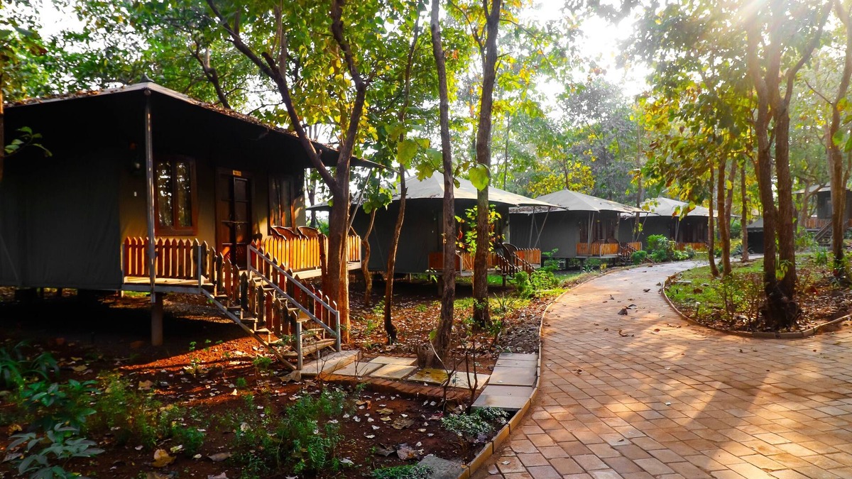 Vada Hotel | Govardhan Eco Village