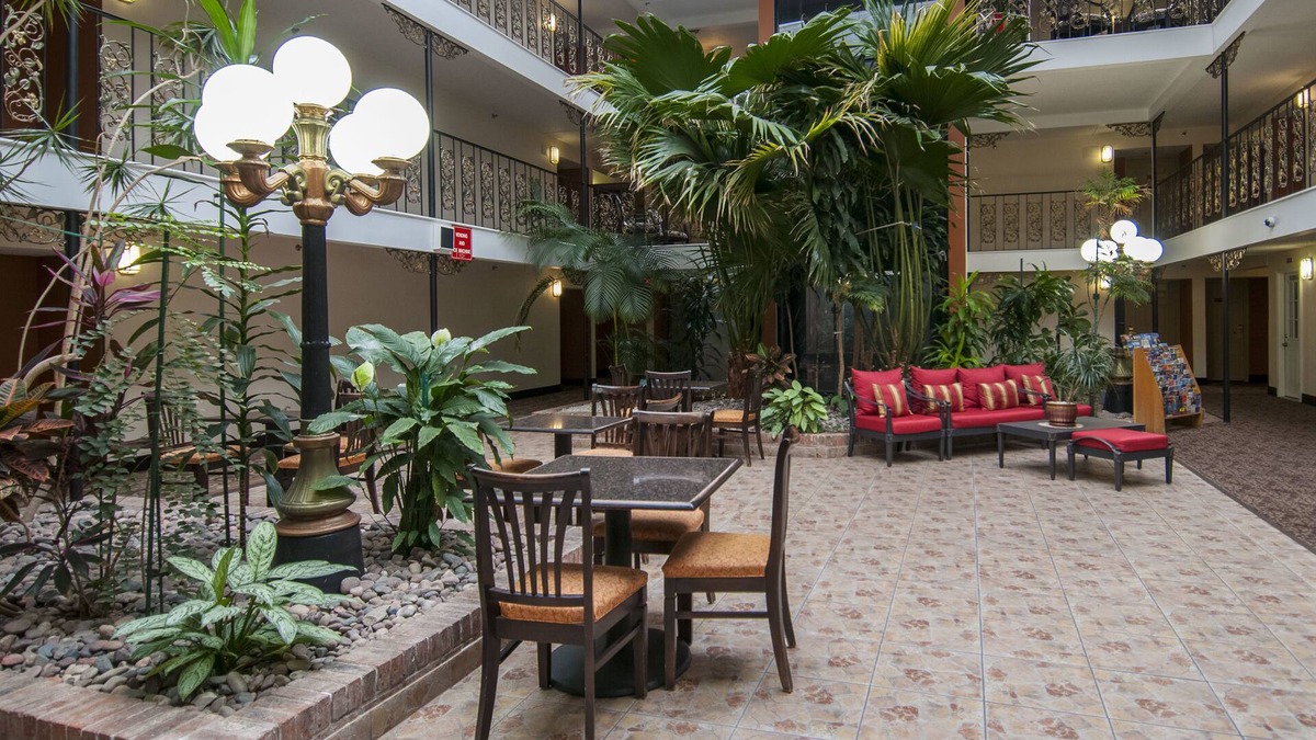 Wheatland Hotel | Governor's Suites Hotel Oklahoma City Airport Area
