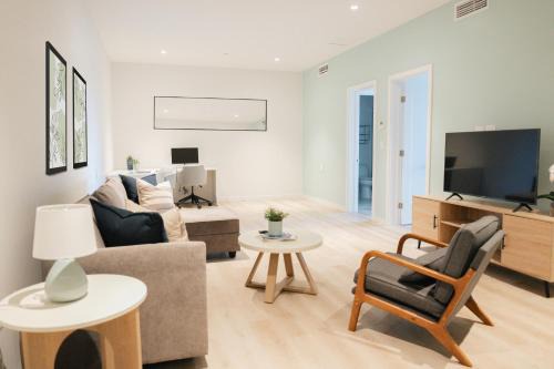 Seven Mile Beach Hotel | Governors Village - 1,2,3 & 4 Bedroom Apartments on Seven Mile Beach Corridor