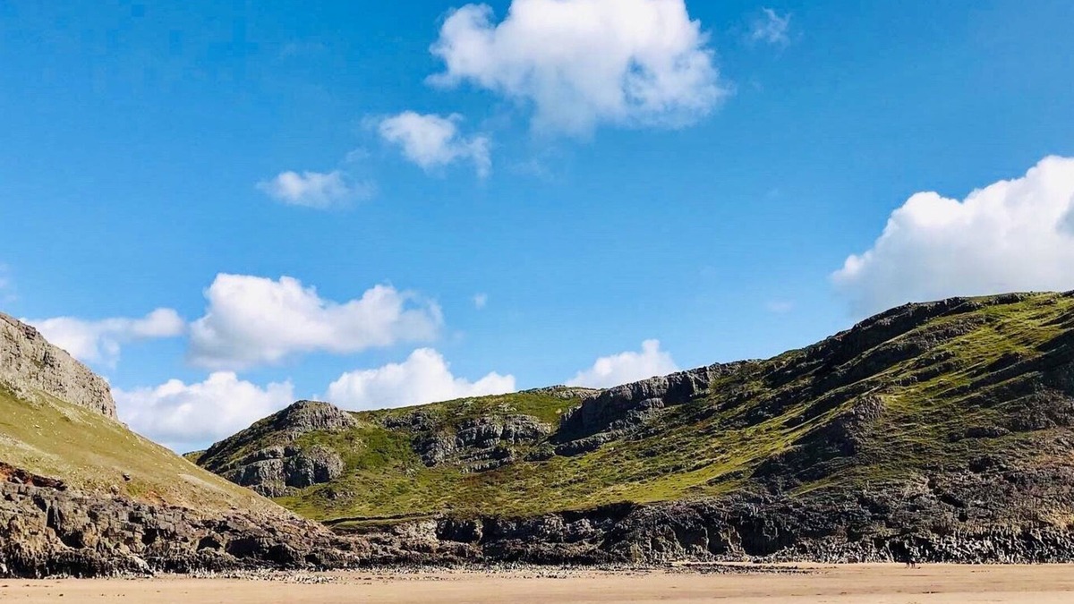 Crynant House | Gower Rhossili sleeps 12. Seaside, holiday home with large garden.