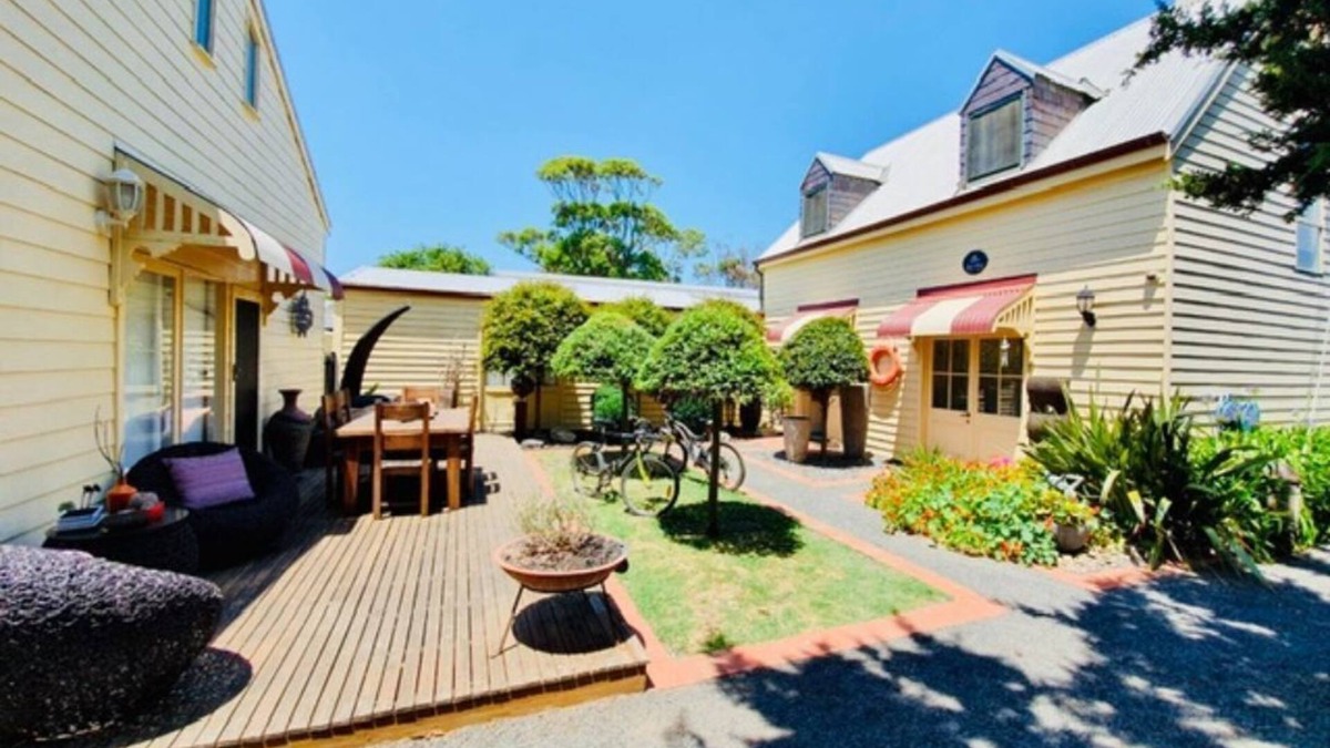 Port Albert House | Gowrie Guest House - Where hospitality meets the sea!