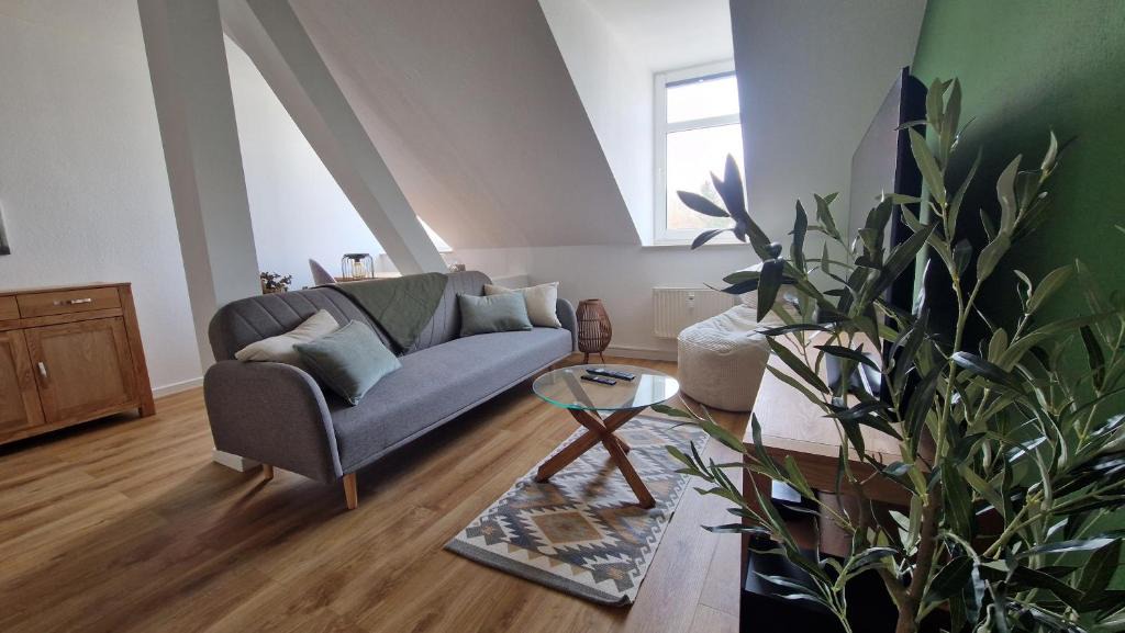 Borna-Heinersdorf Apartment | Grüne Oase am Küchwald