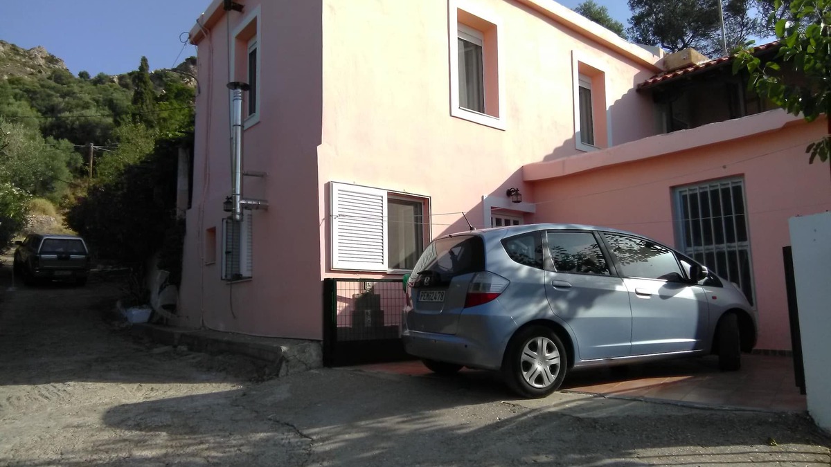 Kantanos-Selino House | GARDEN OF OLIVE TREES