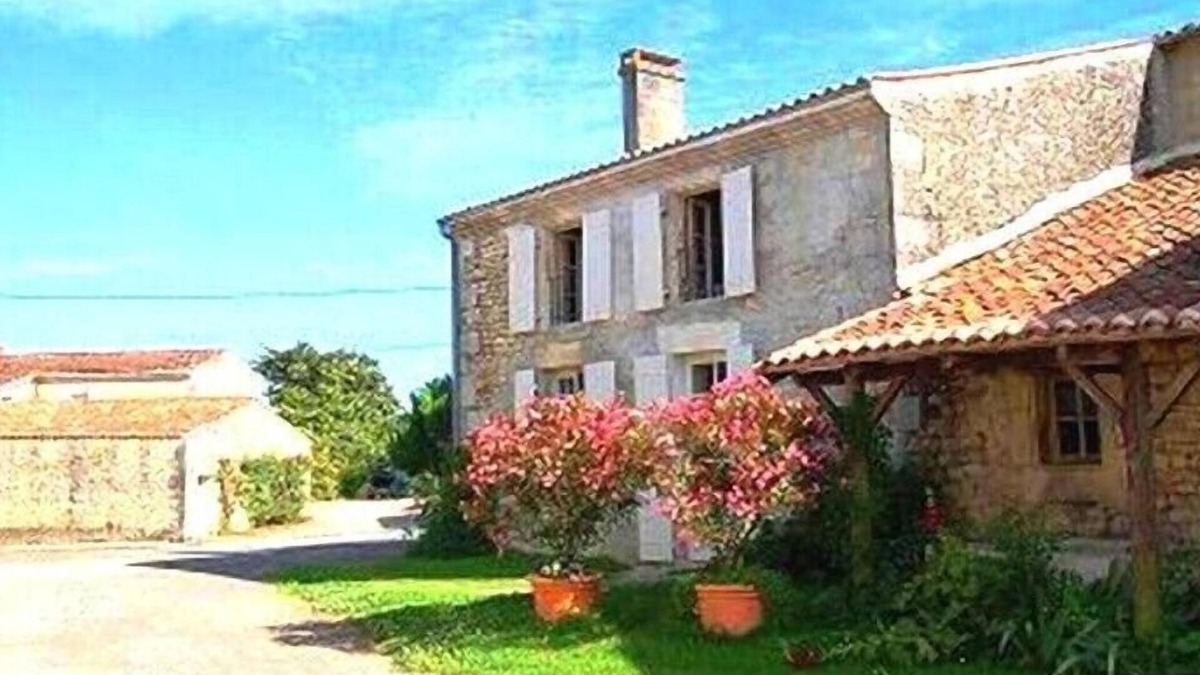 Saint-Hilaire-de-Villefranche House | GRAND XVIII house 10 PEOPLE 45 km BEACHES