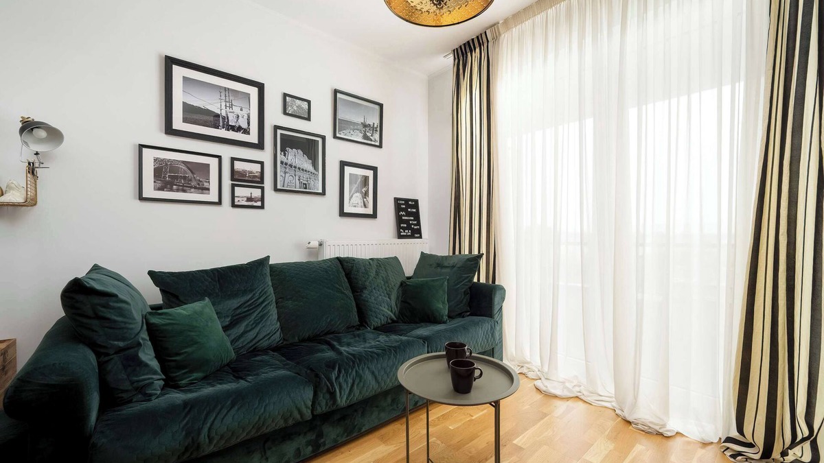 Fabryczna Apartment | Grabiszyńska 186 | Wrocław | Large Apartment | Desk | Balcony