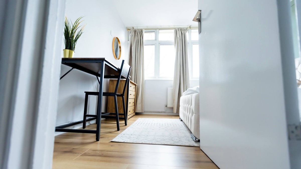 Thamesmead House | Grace House - 15 Minutes To Central London