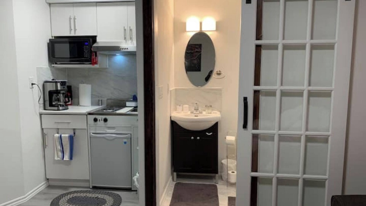 Surrey Newton House | Grace's Executive All-In-One Private Suite