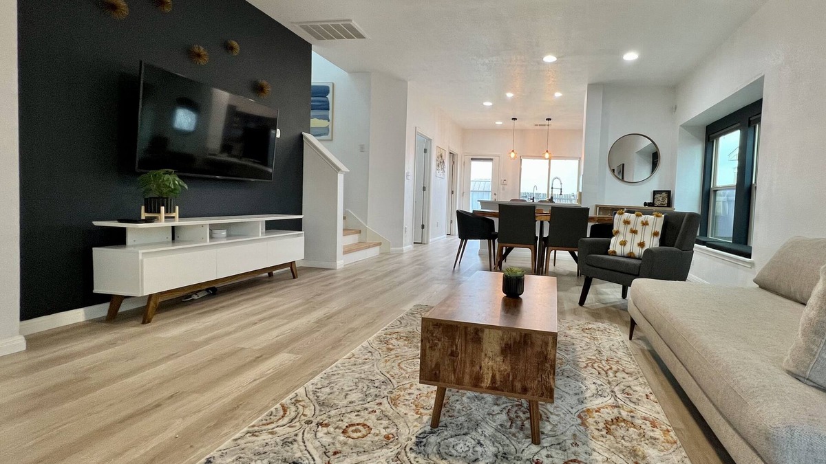 Austin House | Graceful Casita