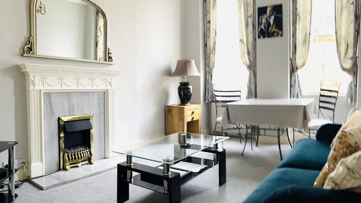 Corsham Apartment | Grade 2 Listed Georgian Apartment in the Centre of Old Town