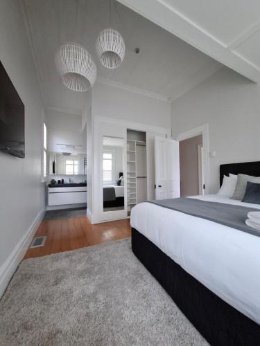 Grafton Villa | Grafton House Villa Oasis, Central Auckland
