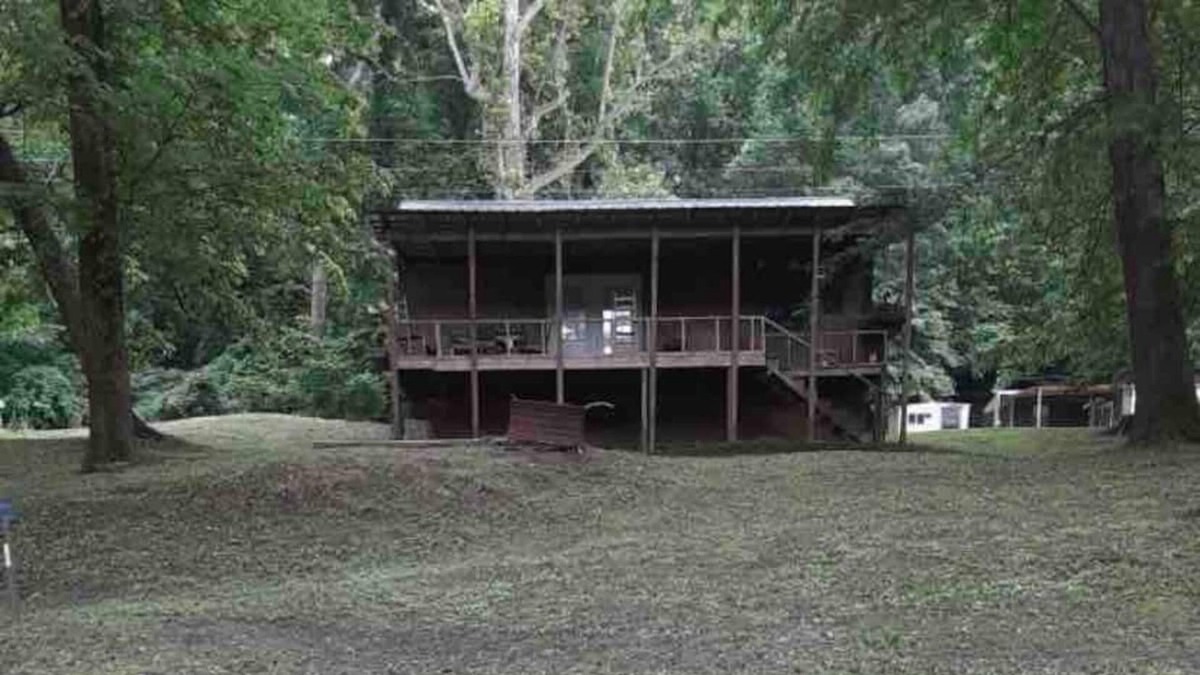 Henning House | Grammys River Family cabin for huntin and fishin.