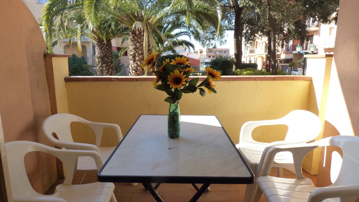 Empuriabrava Apartment | Gran Reserva - Apt for 4 people 2 steps from the beach, shops and restaurants