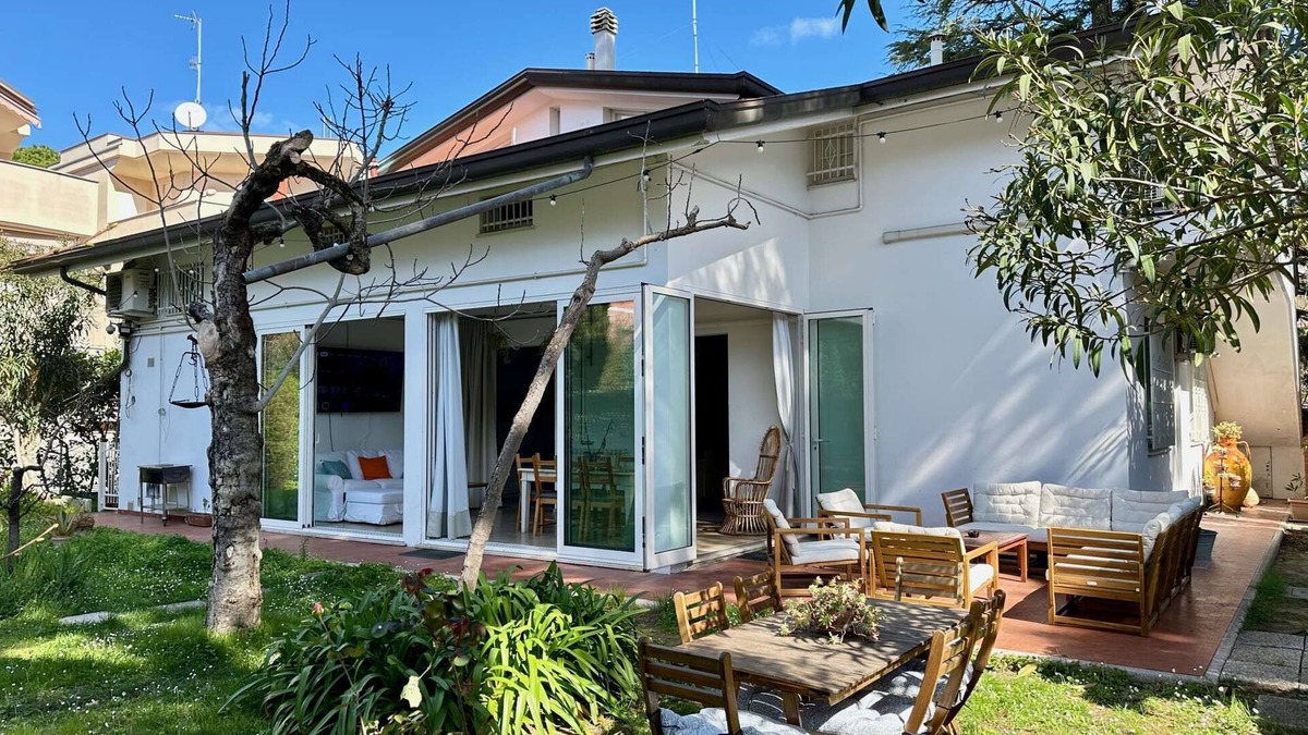 Alba Villa | GRAN SASSO Apartment of Villa Renata Riccione