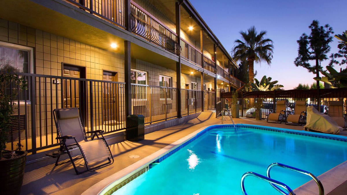 Granada Hills North Hotel | Granada Inn
