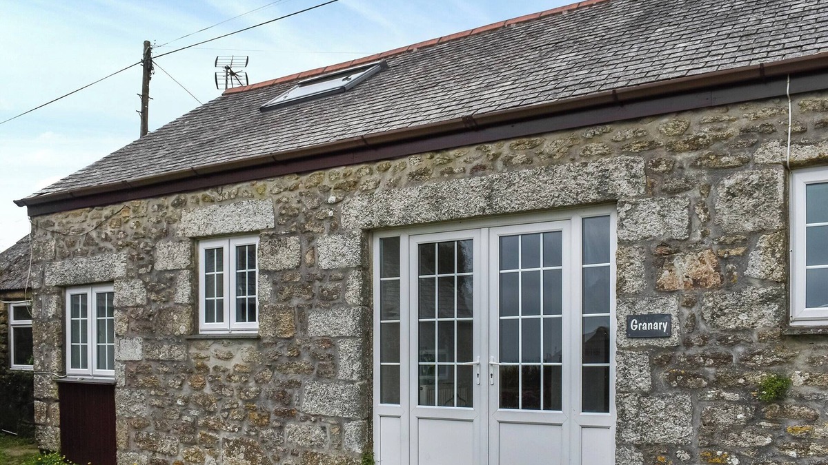 Mabe Burnthouse Cottage | Granary Barn - UK46196