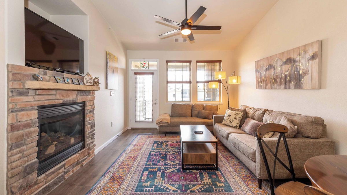 Silvercreek Condo | Granby Ranch Getaway sleeps 5! 2-bed, 2-bath, access to heated pool/hot tub!