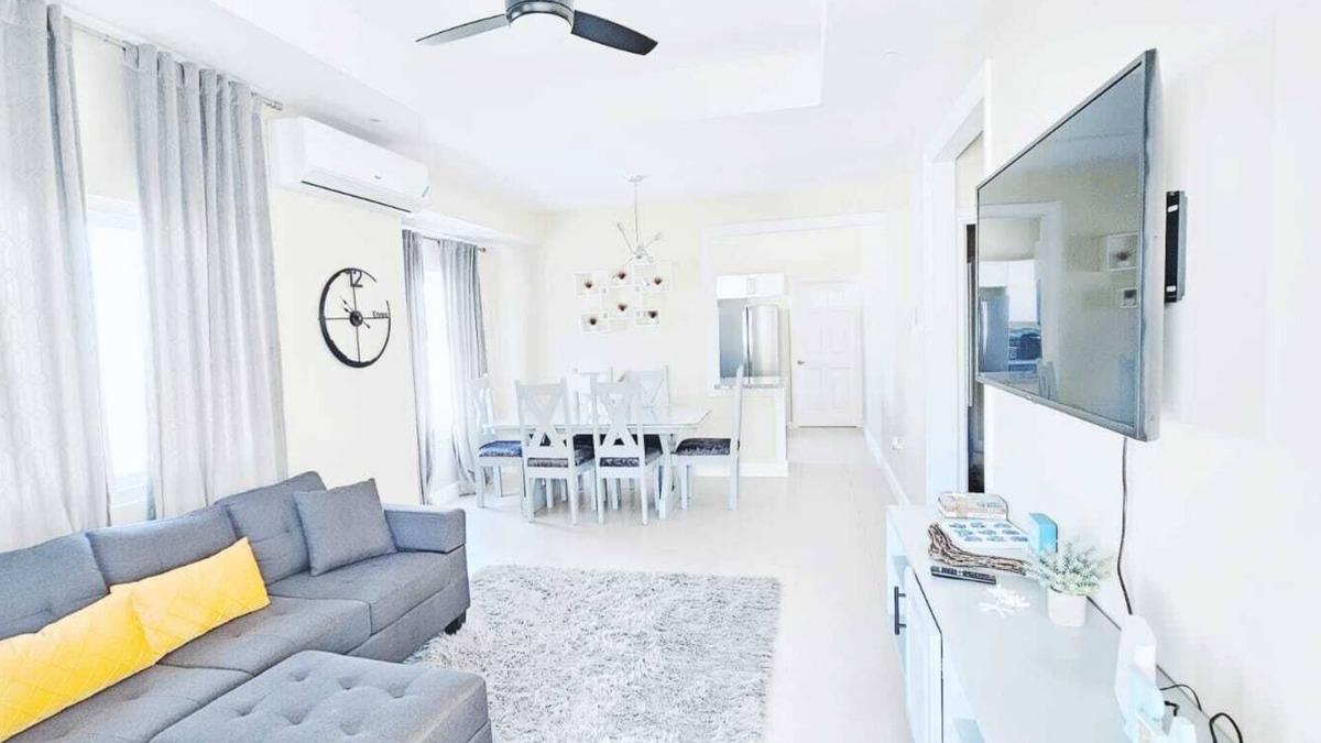 Lucea House | Grand 180° Sea View OceanPointe