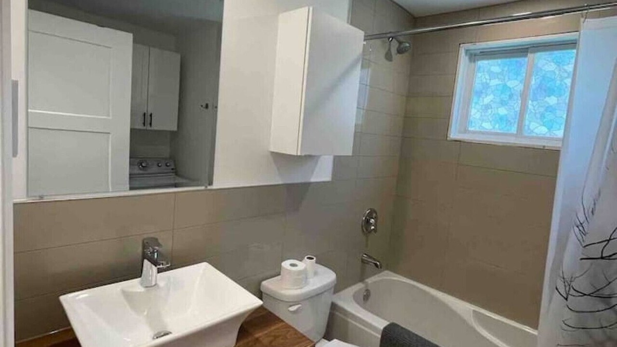 Vieux-Moulin Condo | Grand 4,5 rénové à neuf près de bus et autoroute!