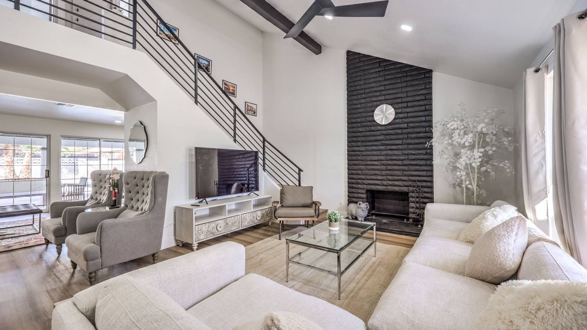 Paradise House | Grand 5BR/4BA Pool Home: Sleeps 14 & Perfect for Families near Strip!