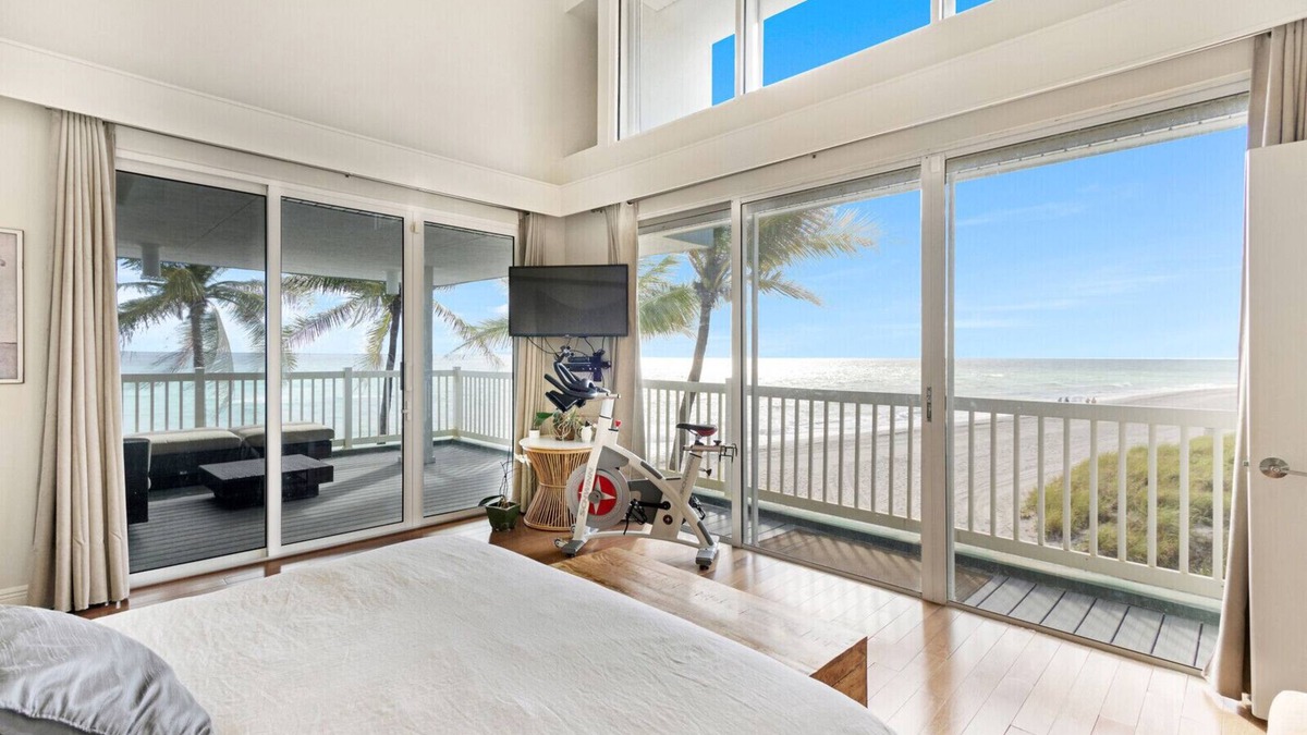 North Beach House | Grand Agave Beach House-On the sand