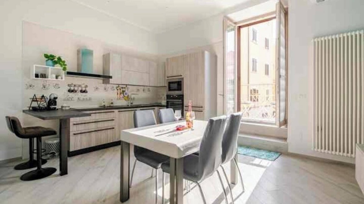 Barletta Apartment | Grand Appartement à 5 Minute a Pied de la Plage Centre Historique et Commerces