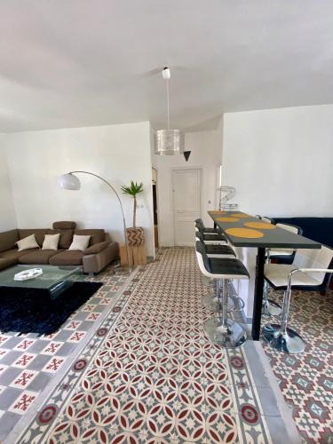 Saint-Martin Apartment | Grand appartement en centre ville avec terrasse