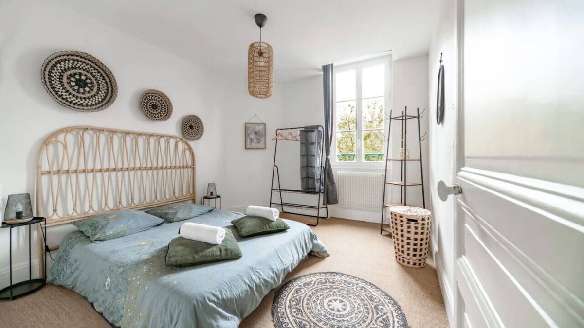 Champ-Capelet Apartment | Grand Appartement Lumineux, 5' Centre, pkg Gratuit