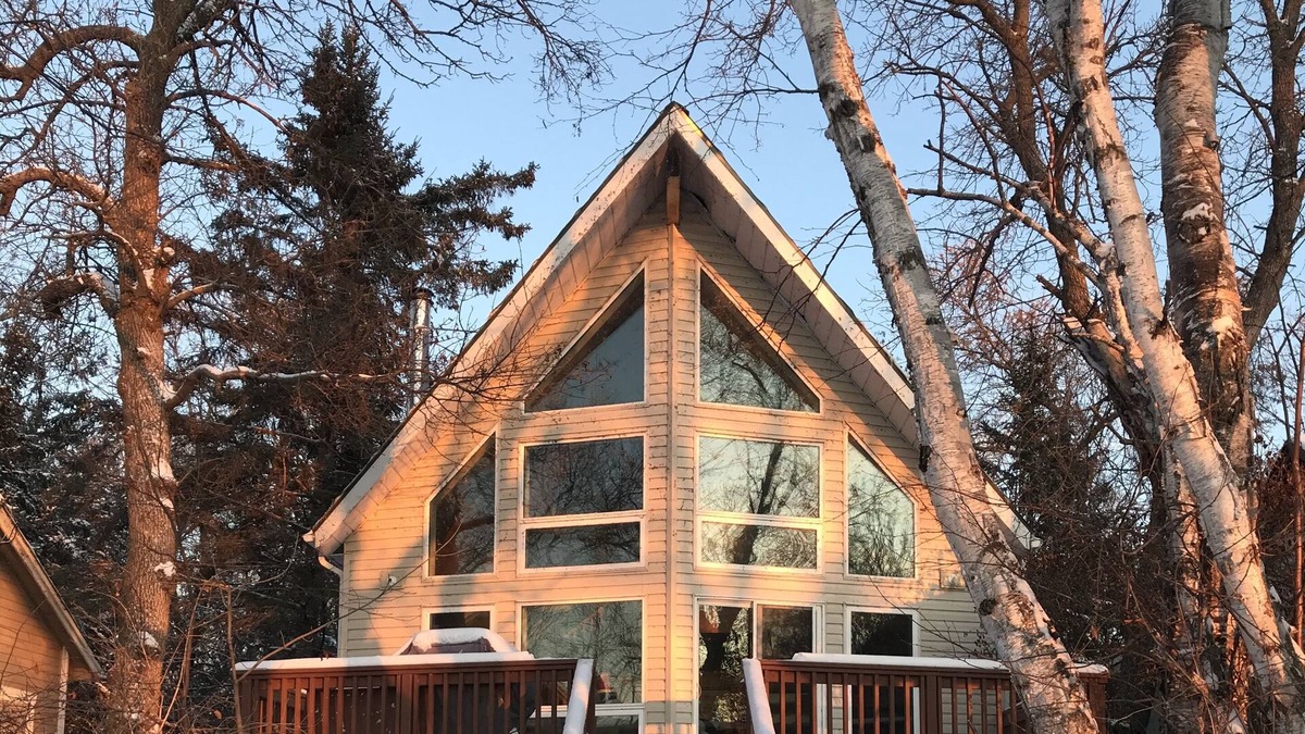 Grand Beach Cottage | Grand Beach Lakefront - 5 min walk from the beach!